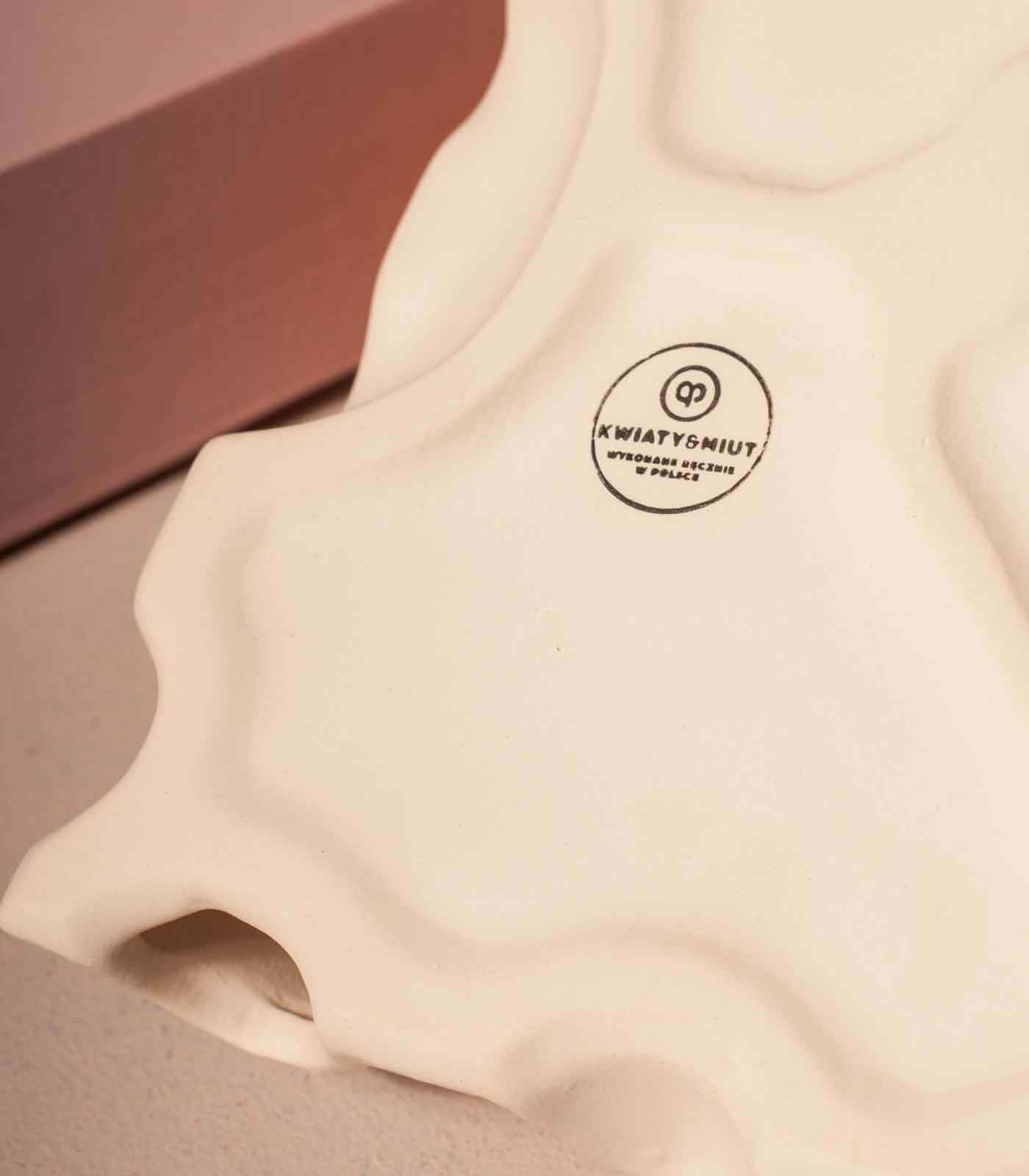 Wytłaczanka ceramiczna - biała - obrazek 2